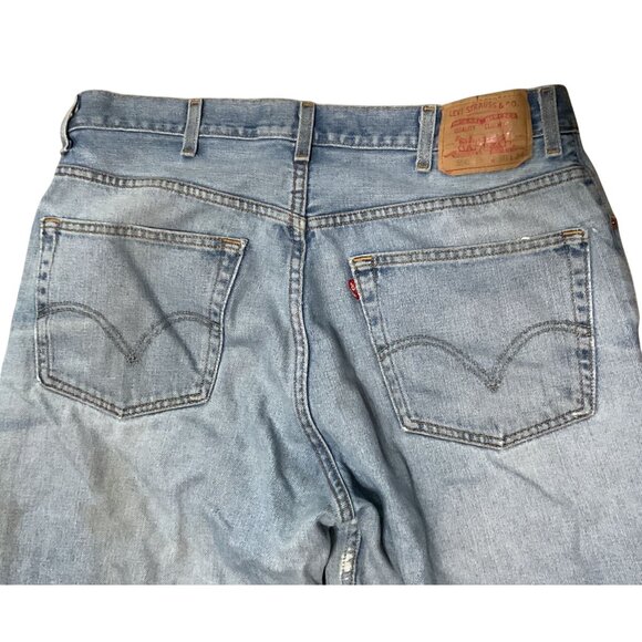 Levi's 550 Relaxed Fit Jeans 38 x 34 Light Wash 100% Cotton Denim Distressed - Picture 6 of 6